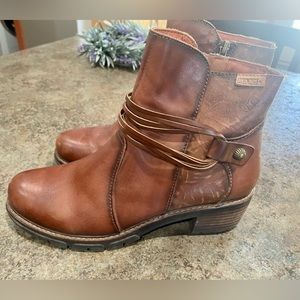 Brown leather Pikolino’s booties. Size 9 - EUC